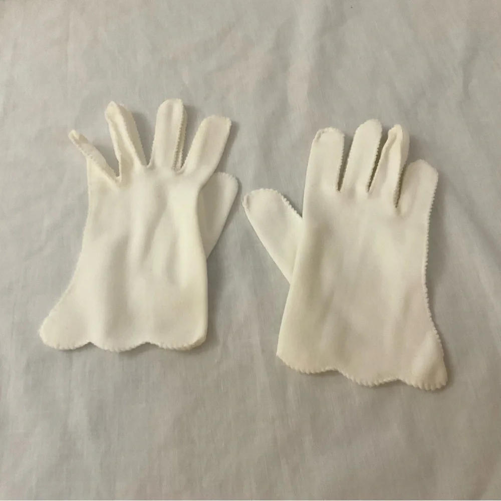 Vintage Girls Ivory/Cream Gloves c1960s